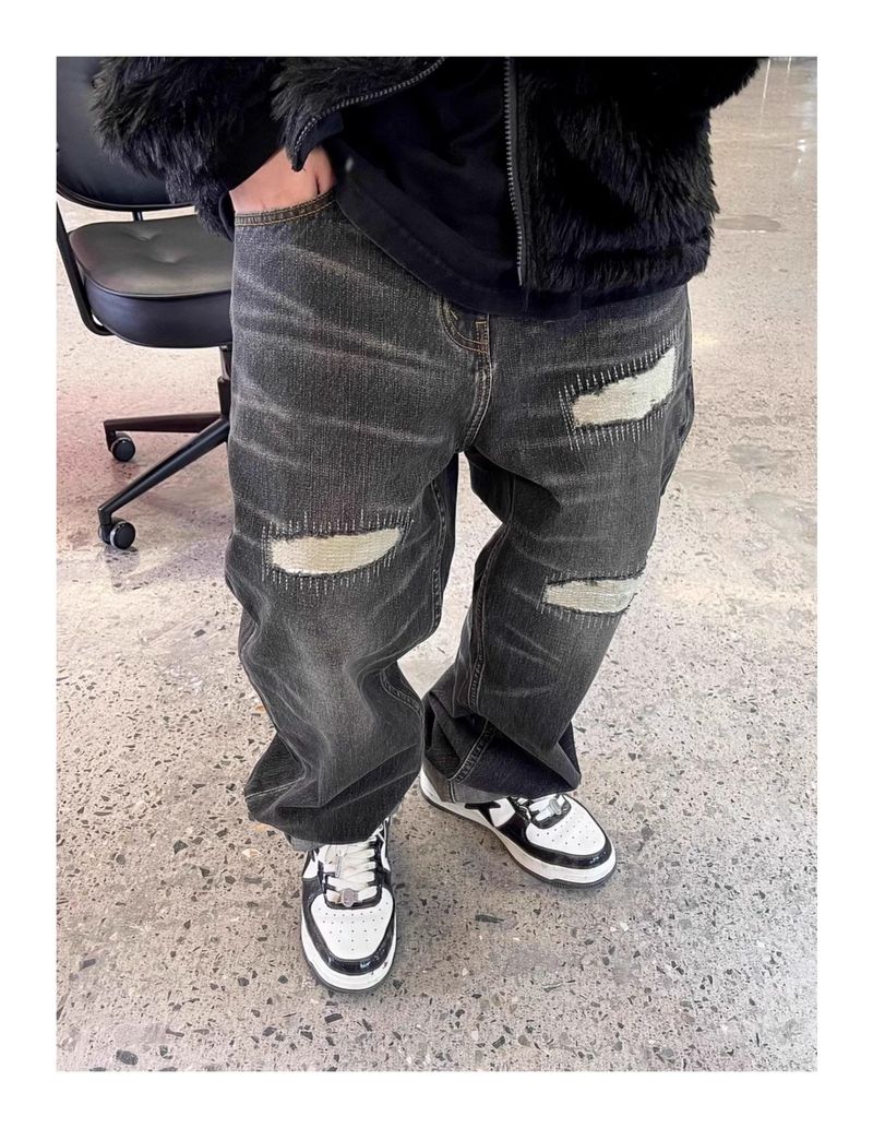 Underground Riot Jeans – Denim nero invecchiato con tagli di rasoio e toppe fai da te (M-3XL, lavaggio carbone)_voghion.com