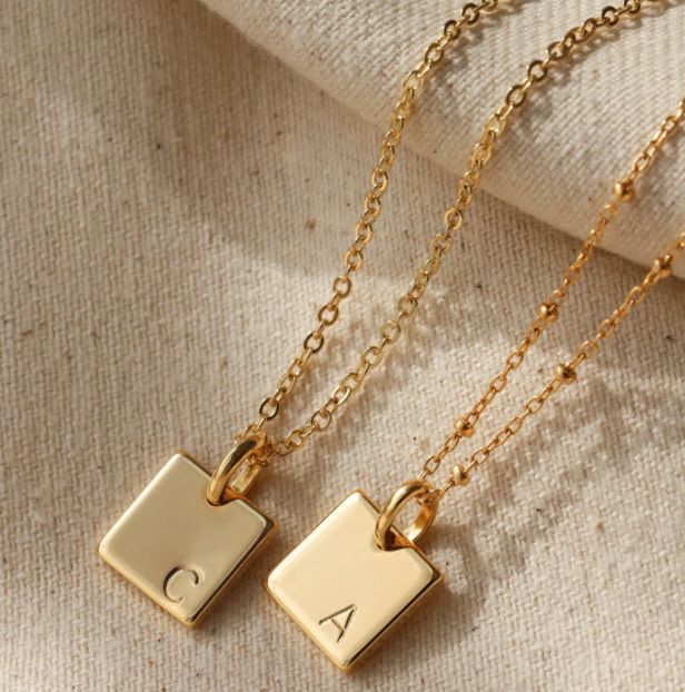 Collana da donna con 26 lettere incise in oro K personalizzate, collana alla moda in acciaio al titanio rettangolare con 26 lettere inglesi_voghion.com