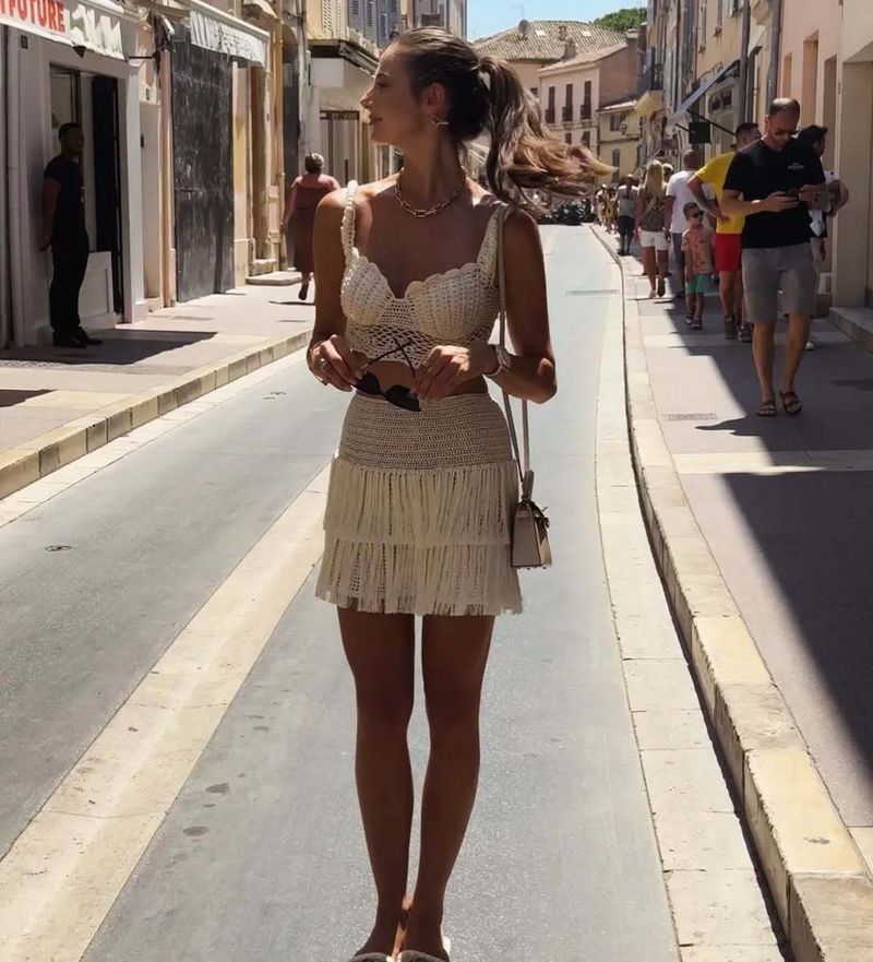 Haut de bikini cache-cœur à pompons sexy pour femme - Tenue de plage bohème, bretelles réglables, design crocheté séduisant pour la baignade et l'été._voghion.com