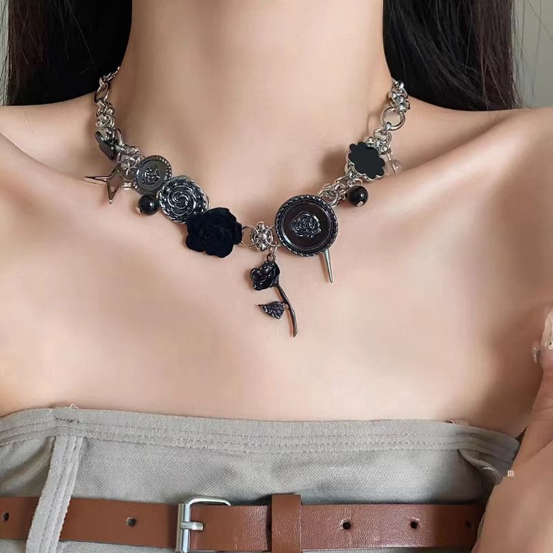 Collana con design di nicchia per donne, moda leggera e di lusso, sensazione di alta qualità, girocollo, dolce, fresco e piccante personalizzato_voghion.com