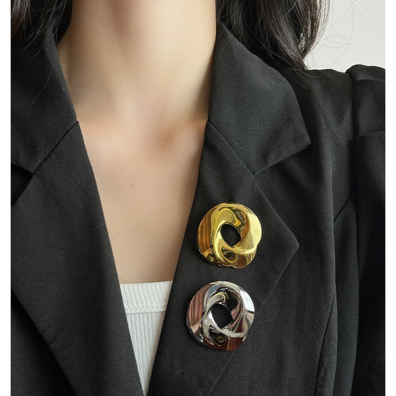 Geometric Hollow Metal High-ed Suit Brooch For Wome, Autum Ad Witer New Style, Premium Niche Desig Sweater Coat_voghion.com
