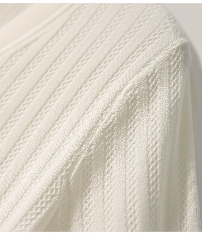 Maglietta a maniche corte con scollo a V francese spessa, delicata e alla moda, estiva 2024 da donna_voghion.com