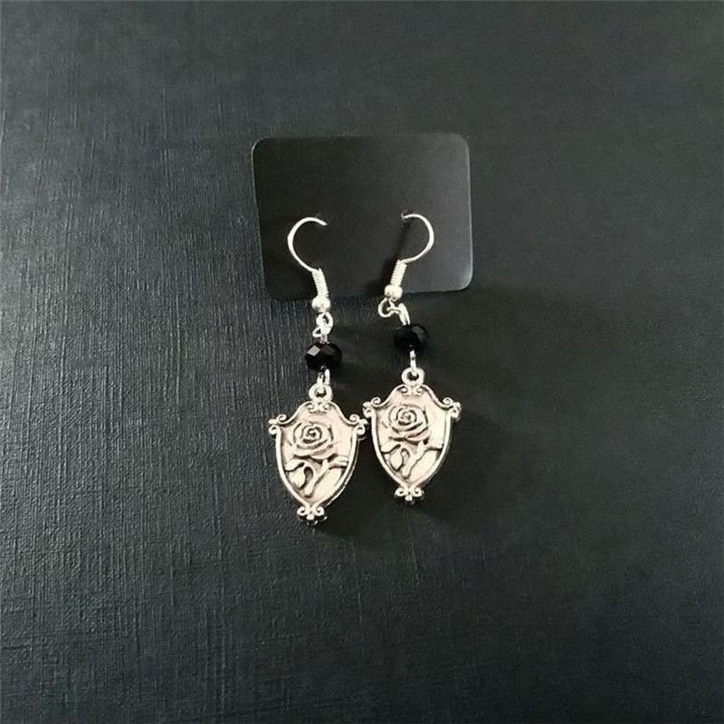 Orecchini Scudo Rosa Argento con Orecchini Perline di Vetro Nero_voghion.com