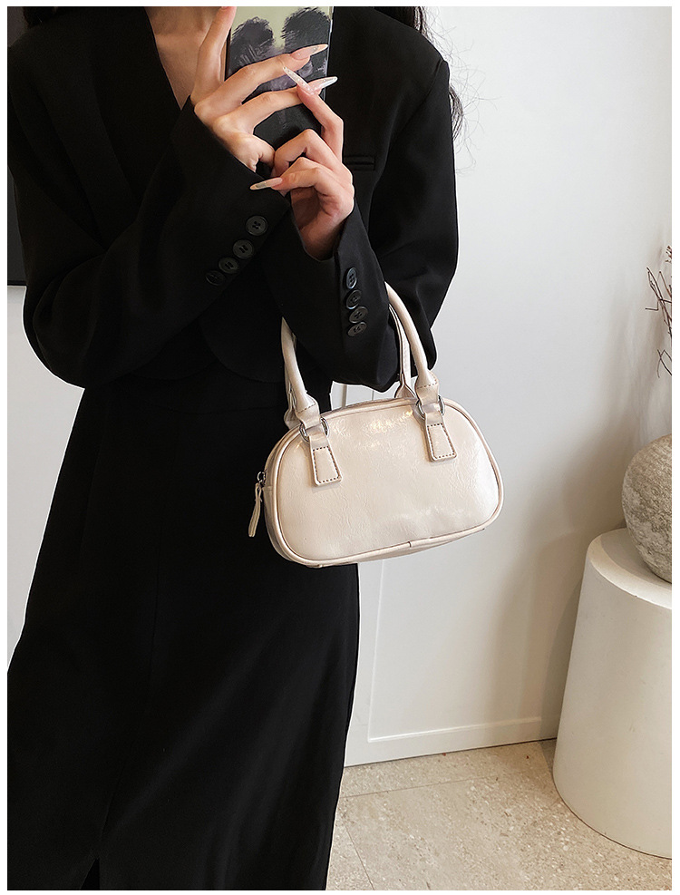 Versione coreana Texture 2024 Nuova nicchia Borsa quadrata portatile piccola Borsa a tracolla singola alla moda Borsa da bowling per donna_voghion.com