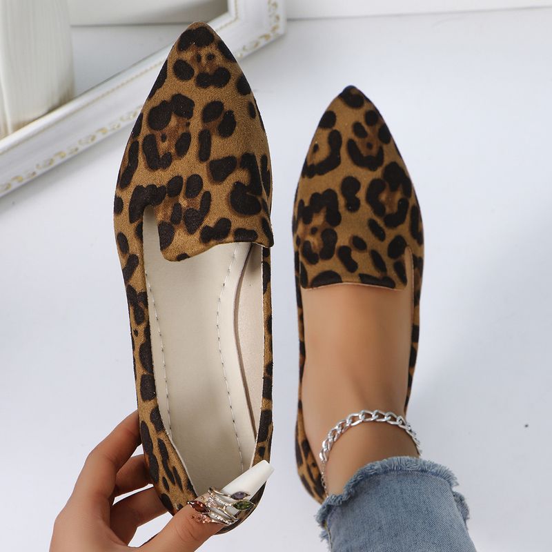 Flache Absätze, spitze Schuhe mit flacher Sohle, 2024 neue große Leopardenmuster, flacher Mund, Wildleder, lässiger Einzelschuh_voghion.com