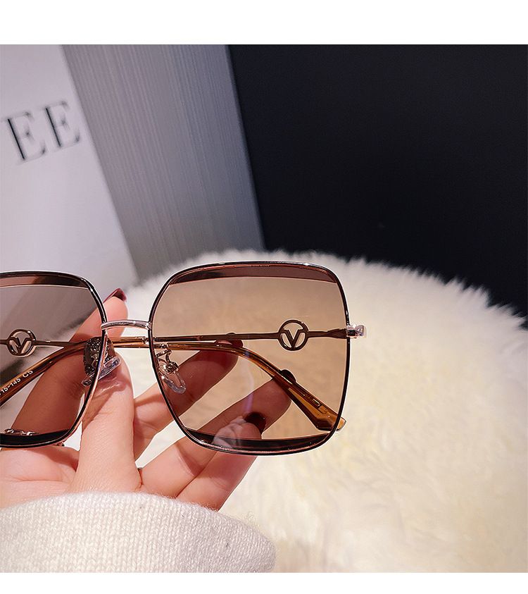 Occhiali da sole polarizzati per donne con un senso del lusso, specchietti da guida marroni alla moda, nuovi occhiali da sole 2022, alla moda_voghion.com