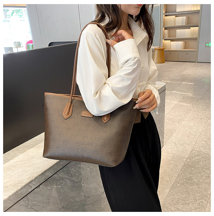 Borsa grande per donna di fascia alta 2024 nuova borsa da pendolarismo ad alta capacità borsa a tracolla alla moda e versatile pratica_voghion.com