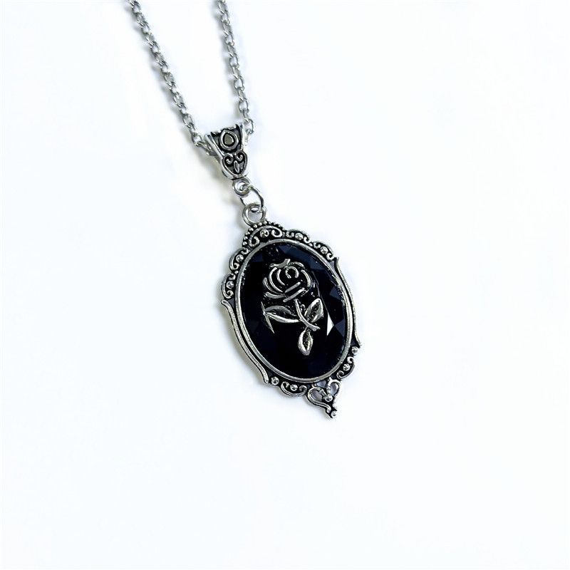 Necklaces Gothic rose sweater necklace_voghion.com