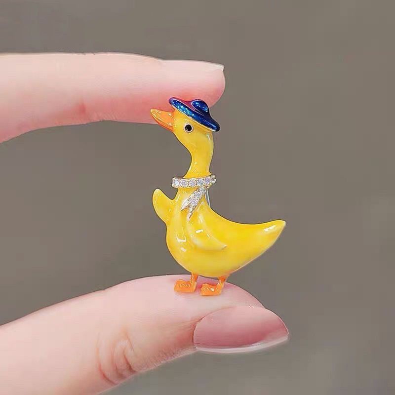 Lindo broche de pato amarillo pequeño, pin de personalidad de moda, pin de solapa, pin de regalo navideño para niñas, accesorios para trajes y cárdigans_voghion.com