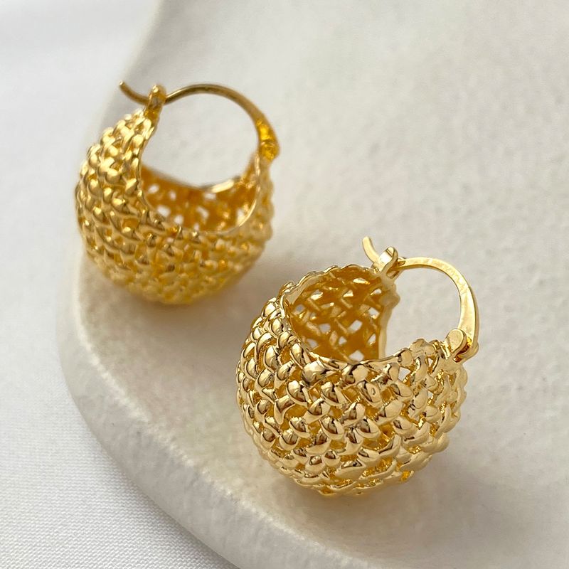 French Style Lazy Korean Elegant Simple Woven Hollow Heart Gold-Plated Round Ball Basket Earrings_voghion.com