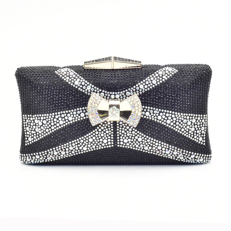 Klobige Slipper mit Strasssteinen für Damen in Übergröße, kombiniert mit einem Clutch-Set für die Dinnerparty_voghion.com