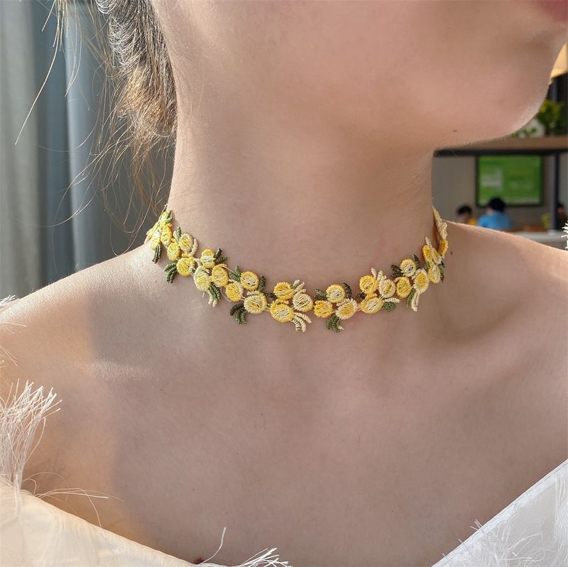 2025 Nuovi arrivi Collana pendente in pizzo da donna con ricami e fiori_voghion.com