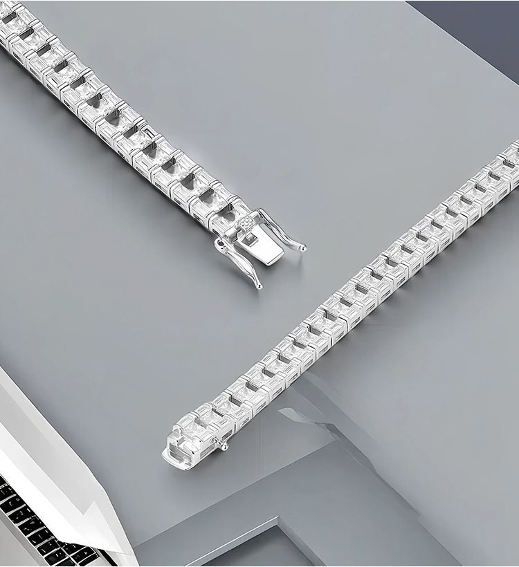 Bracciale da donna elegante con fascia larga geometrica cava e dettagli in diamanti, in argento sterling 925, pezzo minimalista da indossare tutti i giorni._voghion.com