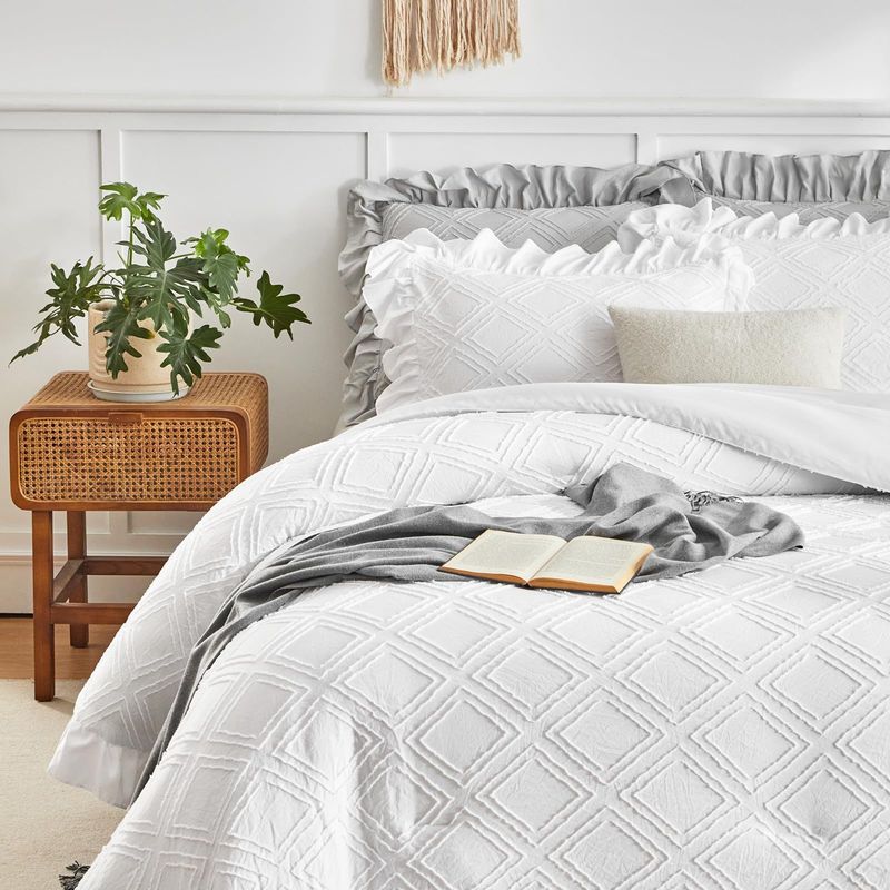 Set copripiumino matrimoniale traspirante con ricami a rombi bianchi arricciati, set di biancheria da letto per tutte le stagioni, 3 pezzi, in alternativa al piumino._voghion.com