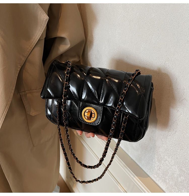 Modische Achseltasche aus Ölwachsleder für Damen 2024 Neue High-End-Nischen-Umhängetasche mit einer Schulter und vielseitiger Textur_voghion.com