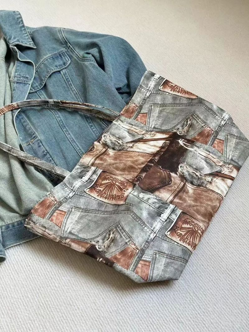 Borsa a tracolla in serigrafia stampata in denim CHARHP&KEJNT, stile di nicchia e alternativo_voghion.com