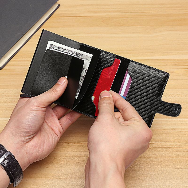 Ny RFID Anti-tyveri sveipekortveske Karbonfiber Aluminiumlegering Kredittkort Metallkortveske Herre lommebok med elastisk kort Flere kortposisjoner_voghion.com