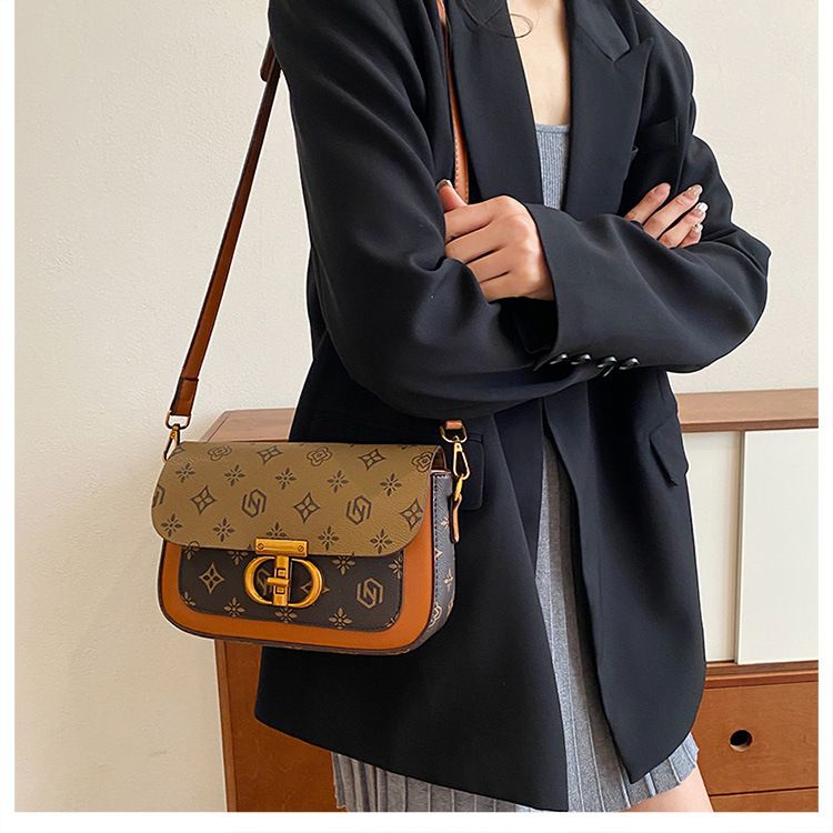 Fibbia con chiusura di alta qualità, grande capacità, elegante borsa quadrata piccola, 2024 nuova monospalla versatile e alla moda_voghion.com