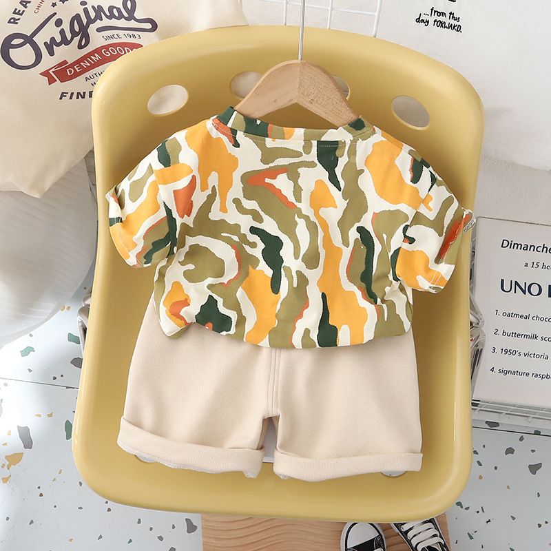 Fünf, Sieben, Kleidung 2024 Jungen Baby Koreanische Version T-Shirt Stilvolle Tarnung Kurzarm Cool Kinder Sommer_voghion.com