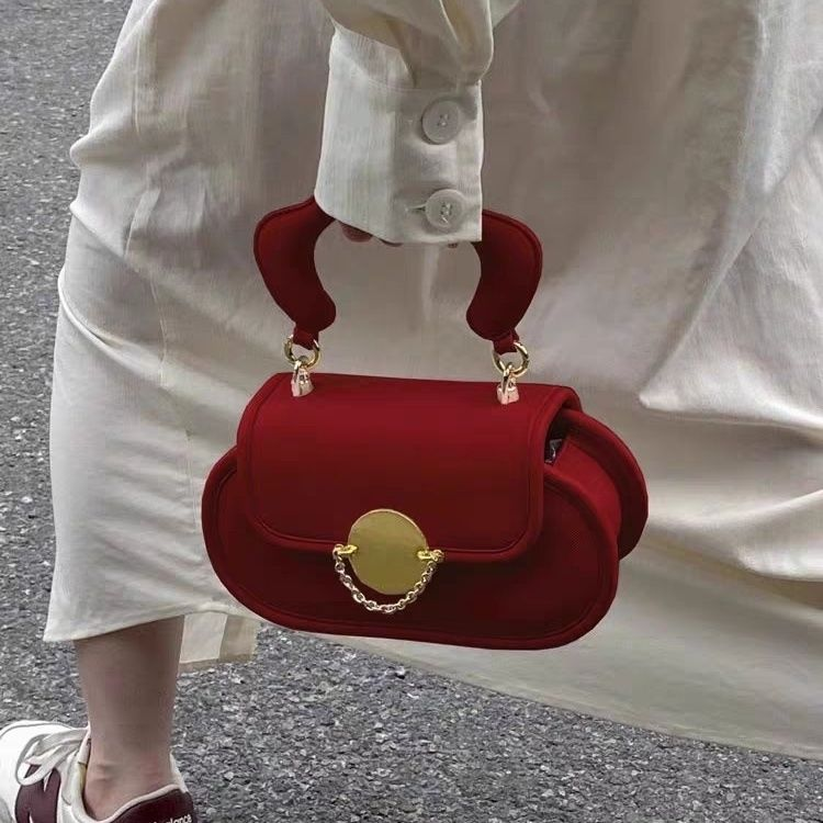Red Bride Wedding Handheld For Women New High End Texture Small Stand One Shoulder Crossbody Saddle Bag_voghion.com