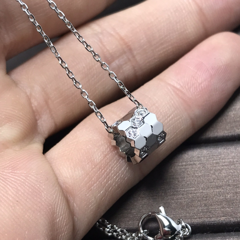 Golden version honeycomb diamond necklace, light luxury and niche necklace, female petite waist pendant, honeycomb collarbone chain_voghion.com