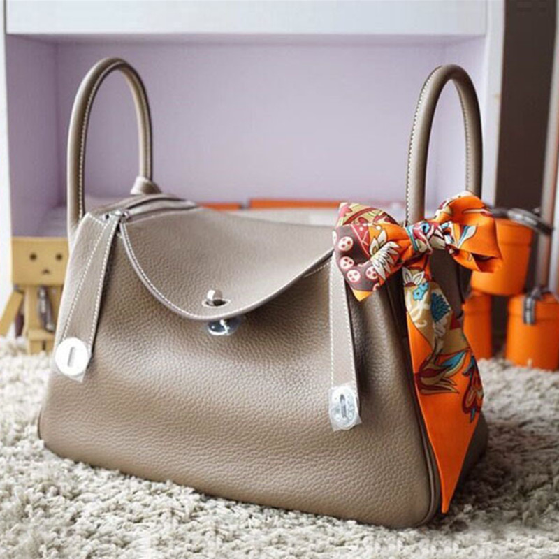 2023 New Head Layer Doctor Lychee Pattern Lindi Borsa a spalla singola Borsa per medicinali Cuscino in pelle di vacchetta Borsa da donna_voghion.com