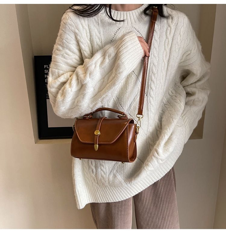 Faionable Retro Women's Crossbody Bag Handbag Soft PU Leather Magnetic Bule Closure Small Square Bag For Casual Ocns_voghion.com