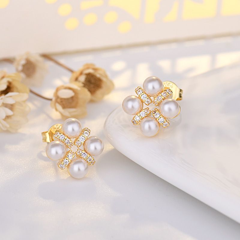 Modische Ohrringe mit Silbernadel im koreanischen Stil, neue zarte Perlenohrringe mit Blumenmuster, Ohrringe mit kaltem Wind für Frauen_voghion.com