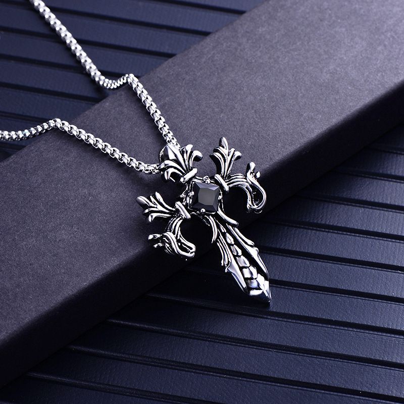 Personality Jewelry Titanstahl mit rotem Anhänger, Doppeldrachenkreuz-Halskette für Herren_voghion.com