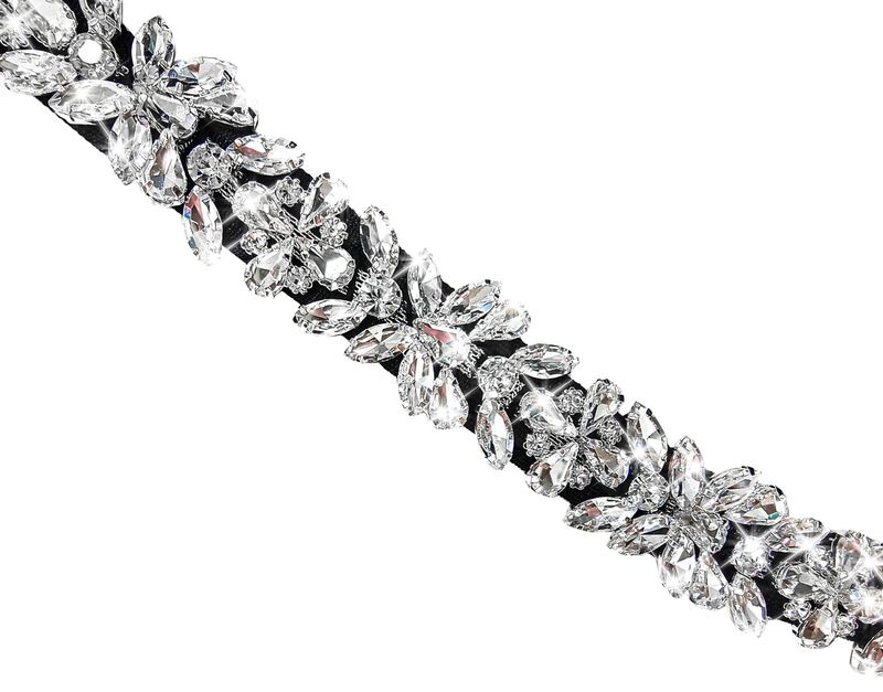 Elegante abito nero con fasciatura e dettagli in strass - Abito corto aderente senza maniche per le donne_voghion.com