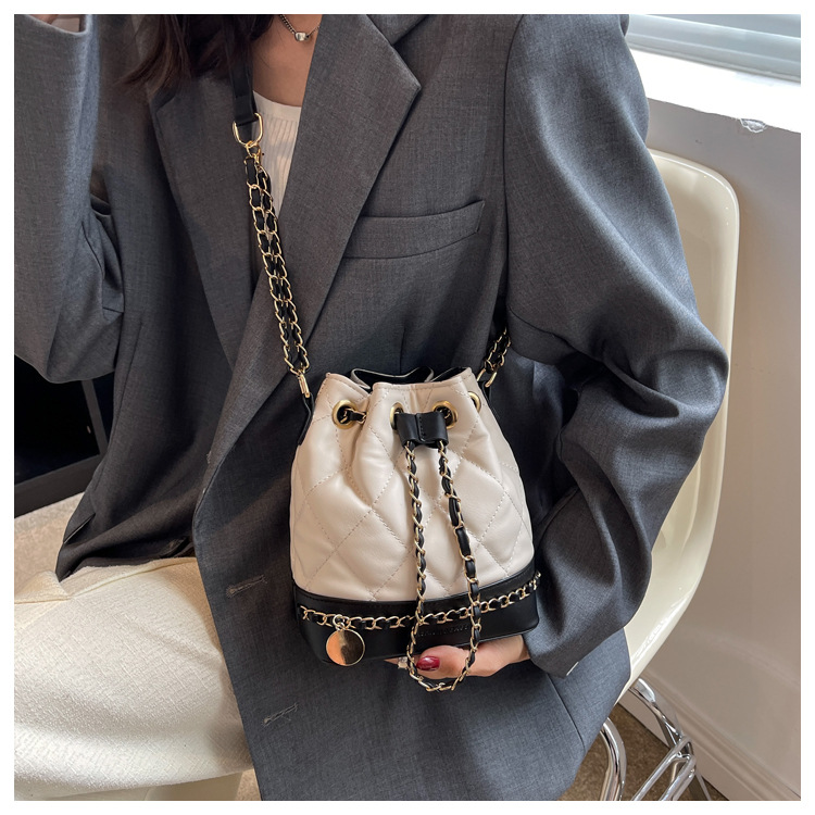 Beliebte Handtasche frauen Tasche 2023 Herbst/Winter Neue Mode Vielseitige Mode Kette Umhängetasche Wasser Eimer Tasche_voghion.com