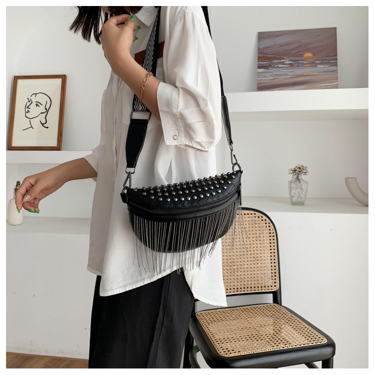 2024 New Fashion and Trendy Bag Texture Single Shoulder Women's Bag Crossbody Wide Shoulder Strap Casual Versatile Instagram Trendy Su Chest Bag_voghion.com