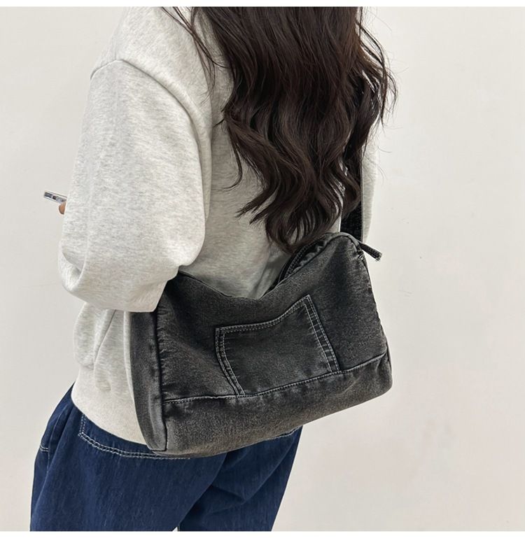 Sac fourre-tout en denim de grande capacité pour étudiants, sac de classe polyvalent et décontracté à une épaule, nouvelle collection printemps/été 2024_voghion.com