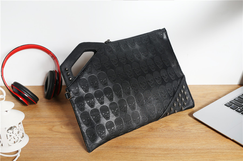 Pochette con rivetto con teschio Borse da uomo Design alla moda Portafoglio da uomo in pelle PU con busta a spalla_voghion.com