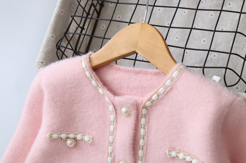 Cardigan en tricot imitation vison pour filles et mères – Pull d'hiver doux pour grands enfants (8 ans et plus) – Pull douillet à manches longues en blanc, rose et noir_voghion.com