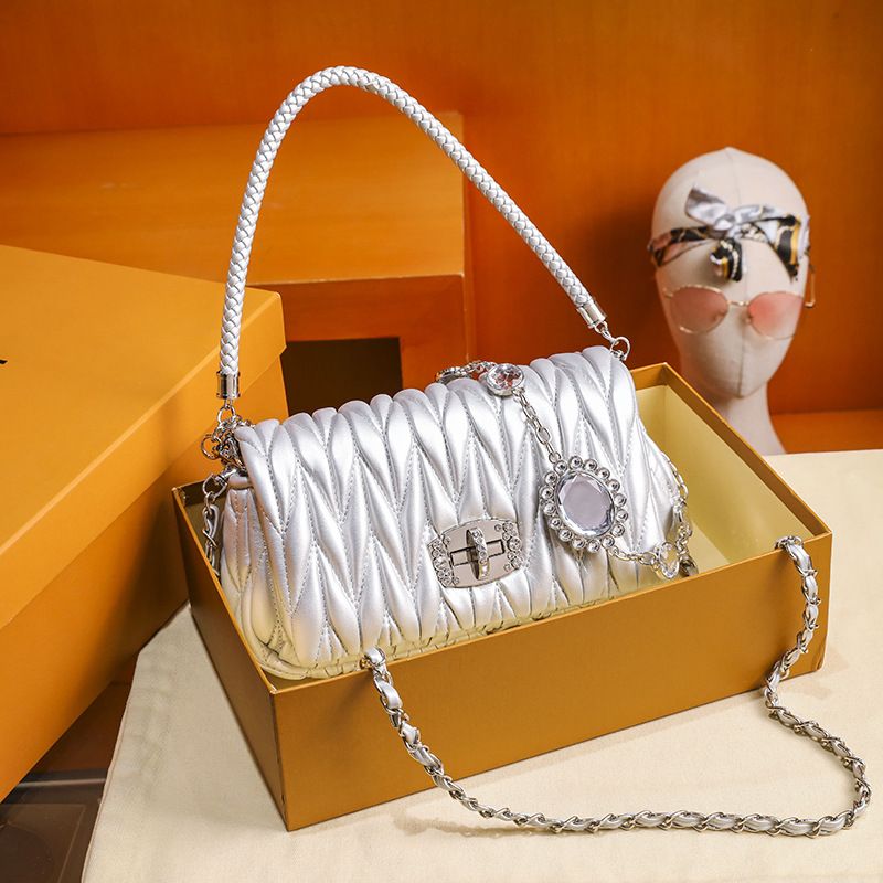 Dames regenboogkleurige gewatteerde geborduurde leren handtas met strass-ketting, kleine glinsterende schoudertas onder de arm_voghion.com