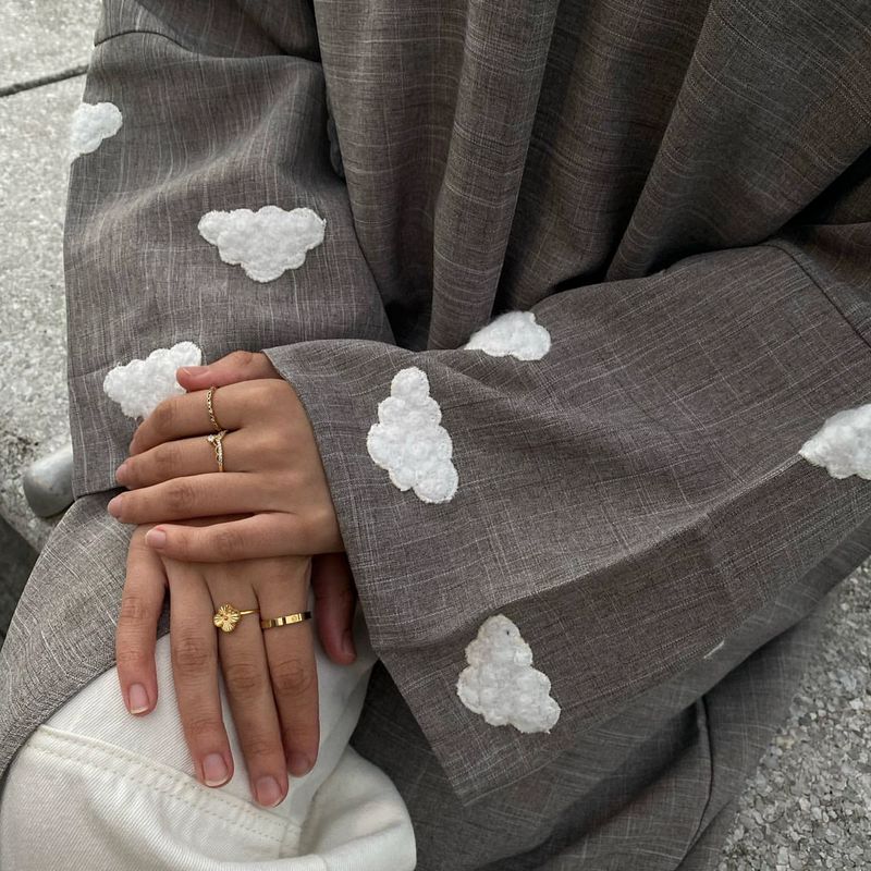 Robe cardigan élégante avec broderie de nuages, mode dubaï turquie_voghion.com