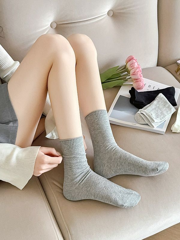 Spring And Summer Thin Socks Women's Hollow Four Leaf Clover Trendy Mid Tube Women's Socks Cream White Mesh Boneless Pure Cotton Pile Socks_voghion.com