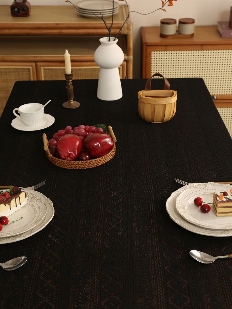 Nappe rectangulaire en polyester avec bordure en dentelle – Antidérapante et résistante à la poussière, pour tables basses et de salle à manger (140 x 100 cm à 140 x 260 cm, 5 coloris élégants)_voghion.com