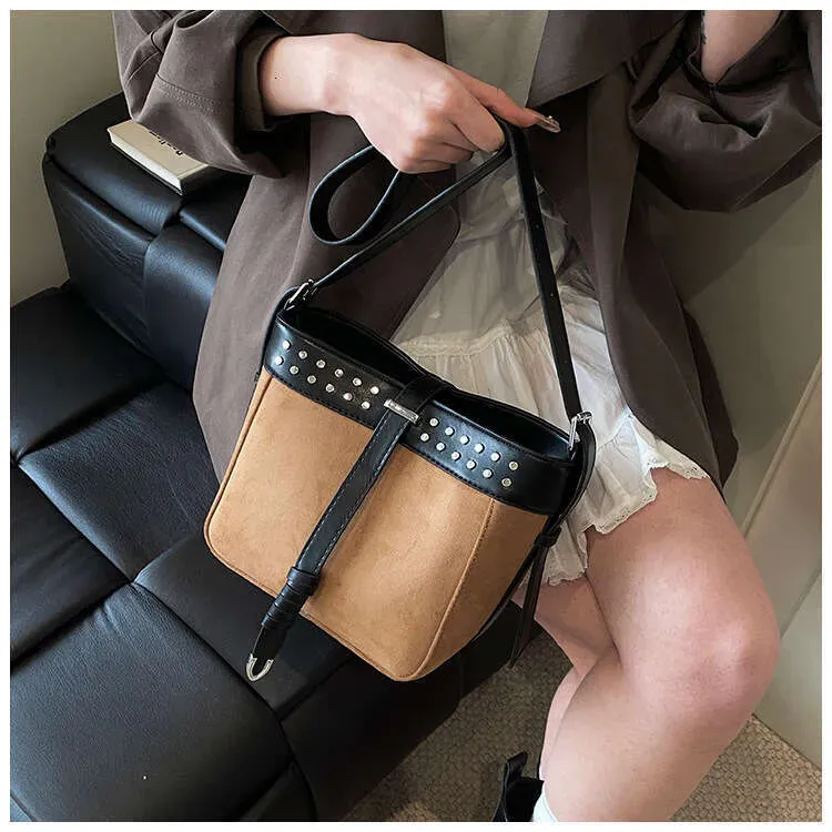 Artistic Shoulder Strap Lazy Wide Italian Postman Color-Block Style Large Capacity Women's Crossbody Bag_voghion.com