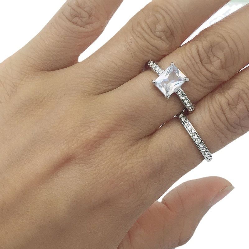 Trendy Exquisite Zircon Super Sparkling Square Diamond Four-Prong Solitaire Luxurious Micro Pave Moissanite Ring_voghion.com