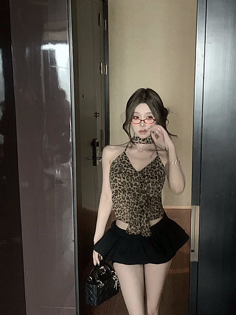 Canotta sexy da donna estiva con scollo all'americana e stampa leopardata, stile americano, attillata, corta e corta_voghion.com