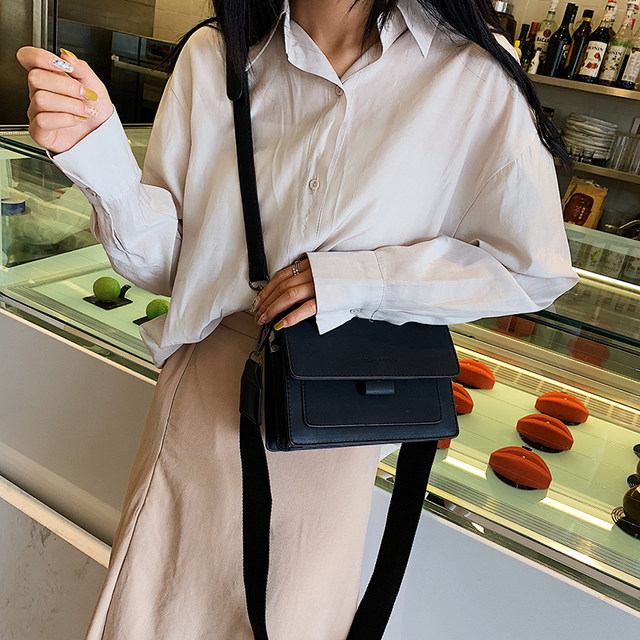 2022 nuove borse da donna di stile borse a tracolla moda borse a tracolla casual borse da donna in tessuto satinato borse per telefoni cellulari piccole borse_voghion.com