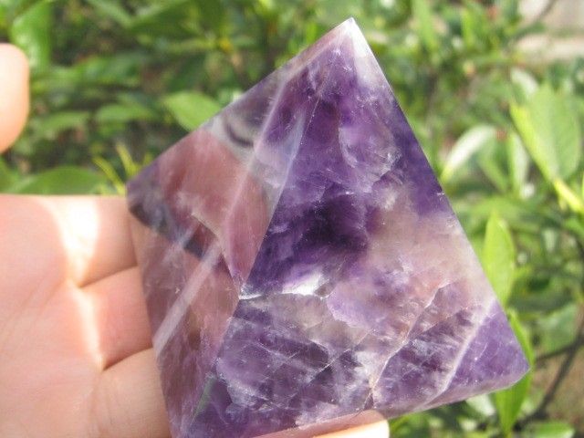 179 gramos de cristal de cuarzo natural curativo pirámide de cristal morado de ensueño_voghion.com