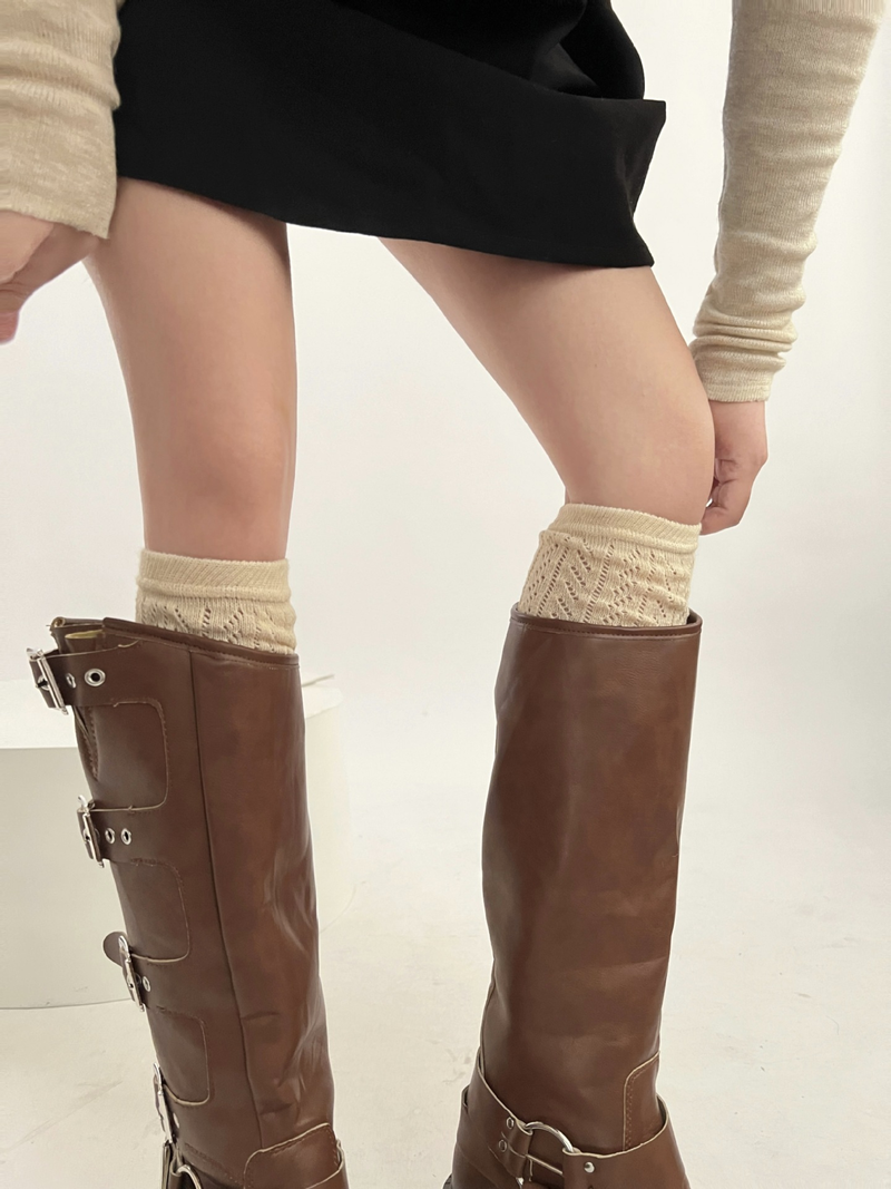 Bottes et chaussettes pliées vintage assorties à des chaussettes creuses en poils de blé Chaussettes japonaises en coton pour filles_voghion.com