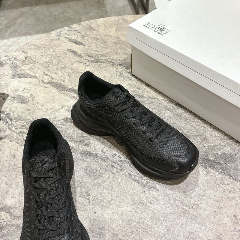2025 Nuove scarpe da ginnastica da papà con suola spessa e altezza maggiorata da donna, versatili, casual, sportive, in mesh traspirante, per la corsa_voghion.com