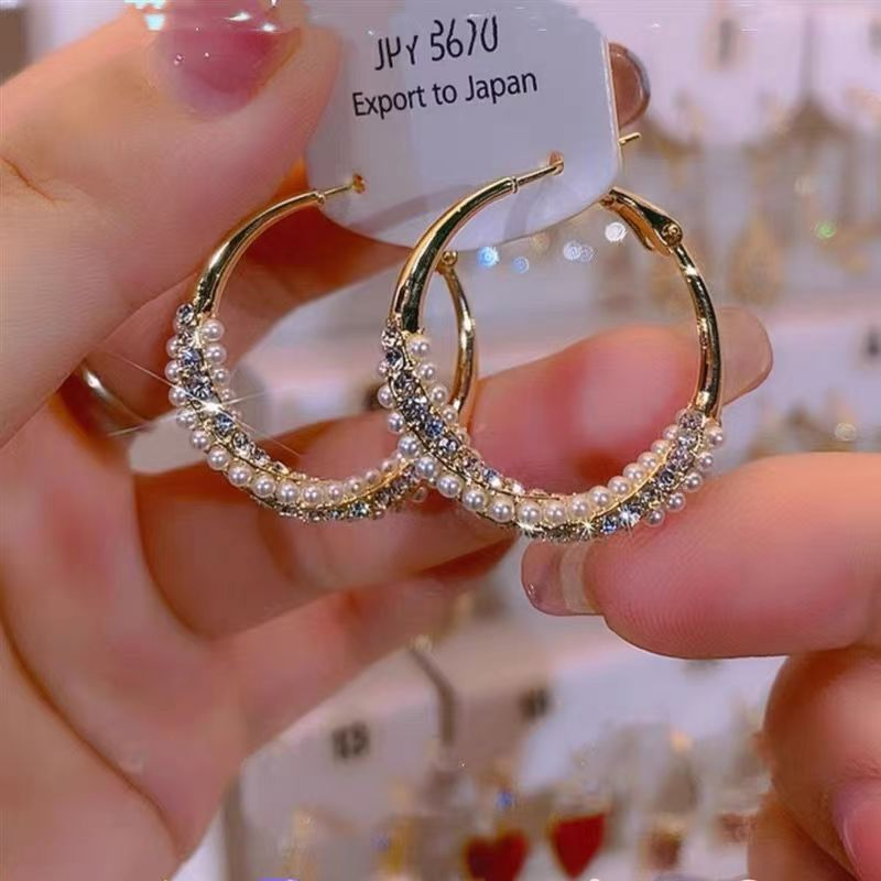 Women's earrings New Temperament Fashion Hoop Earrings Western Style High-end Crystal Earrings Light Luxury Unique Versatile Ear Accessories_voghion.com