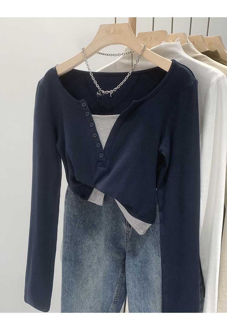 Bildkollisioun Faarf zwee laangärmlech T-Shirten fir Dammen Hierscht 2023 neien Design, Nisch V-Ausschnëtt kuerzen Top_voghion.com