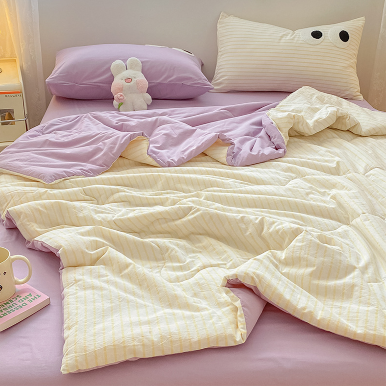 Superweiche Wolkenbaumwolle mit einfachen Streifen, einfarbig, große Augen, süßes vierteiliges Set, Sommerdecke für den Schlafsaal,_voghion.com