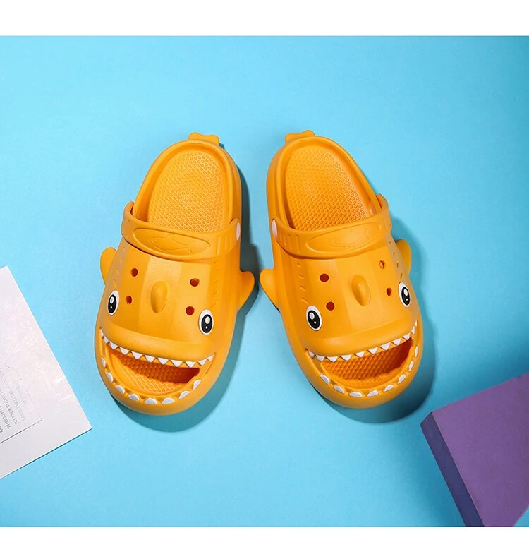 Pantofole da giardino estive per bambini con foro per cartoni animati Sandali con suola morbida antiscivolo Scarpe da spiaggia per esterni ad asciugatura rapida_voghion.com
